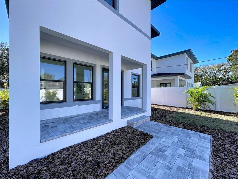 Exterior details and patio area of a home in , St. Petersburg (Image 34).