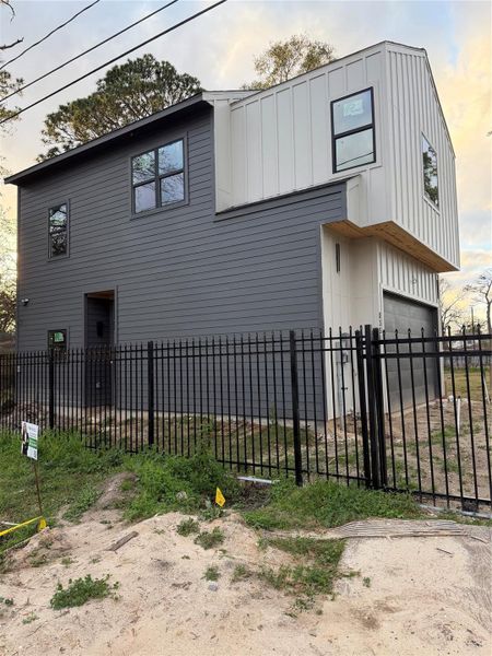 Exterior details and patio area of a home in , Houston (Image 17).