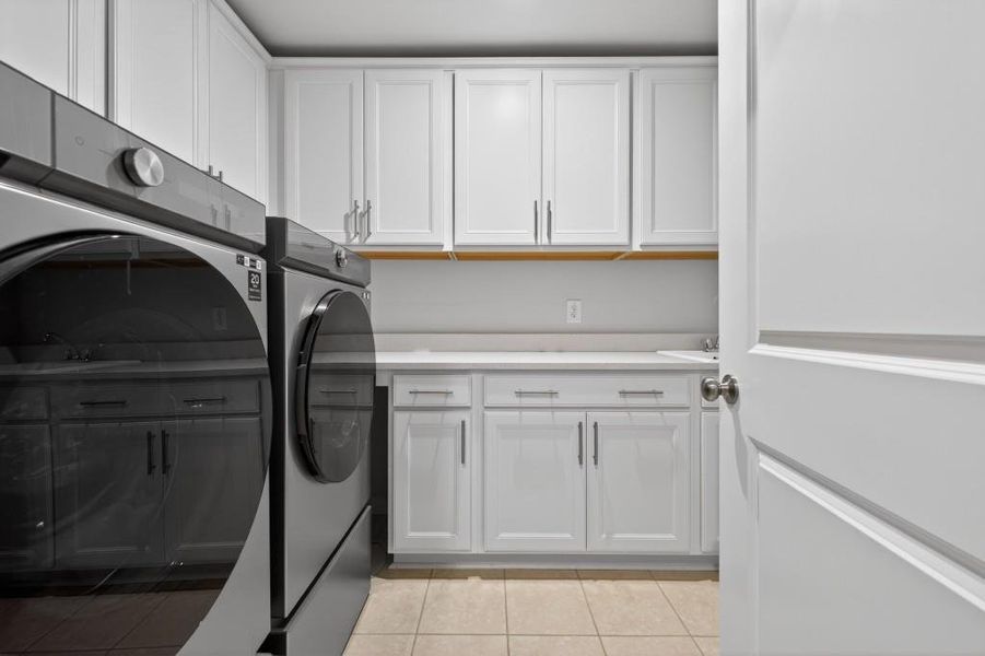 Furnished interior view inside a new home in Reunion, Flowery Branch (Image 76). Furnished interior view inside a new home in Reunion, Flowery Branch (Image 76).
