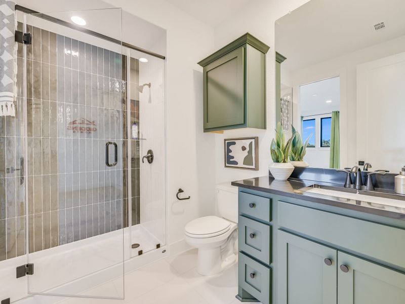 Representative furnished interior of a home built from the Topaz II by Giddens Homes in Riverstone, Georgetown (Image 53).