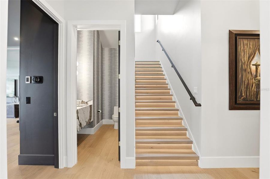 Spacious, unfurnished interior of a new home in , Gotha (Image 20).