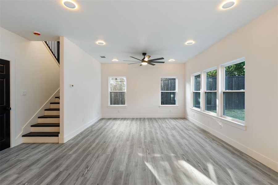 Spacious, unfurnished interior of a new home in , Granbury (Image 26).