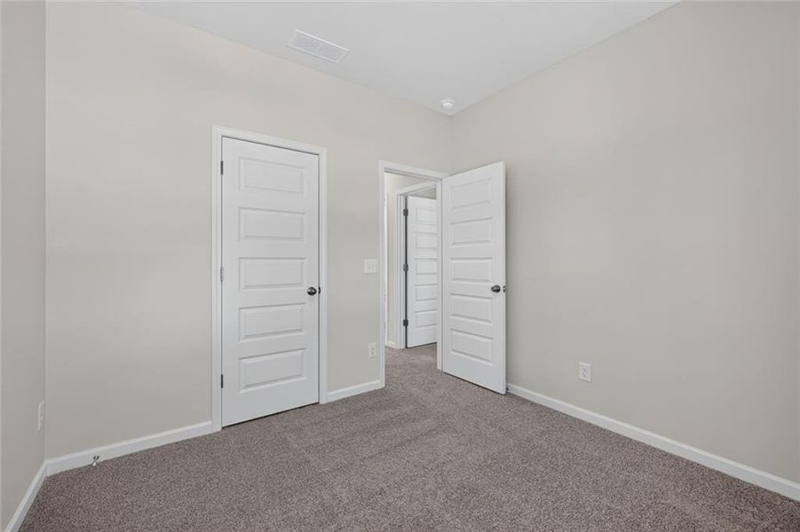 Spacious, unfurnished interior of a new home in North Haven, Rome (Image 32).