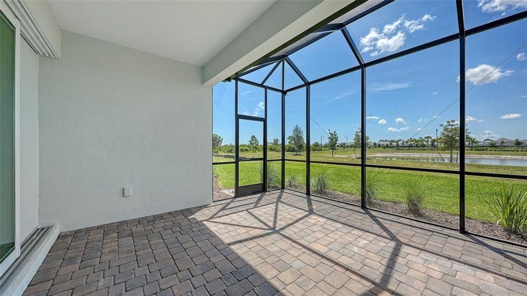 Exterior details and patio area of a home in Palmera, Venice (Image 24).