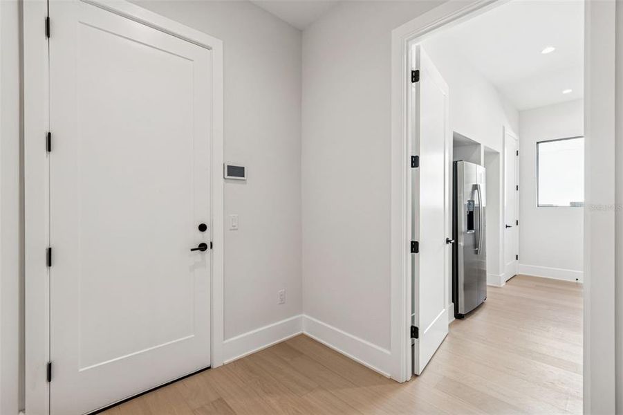 Spacious, unfurnished interior of a new home in , Tampa (Image 24).