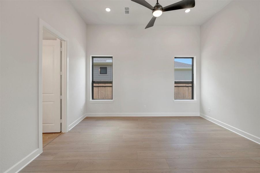 Spacious, unfurnished interior of a new home in Sienna - Landmark Row Collection, Missouri City (Image 11). Spacious, unfurnished interior of a new home in Sienna - Landmark Row Collection, Missouri City (Image 11).