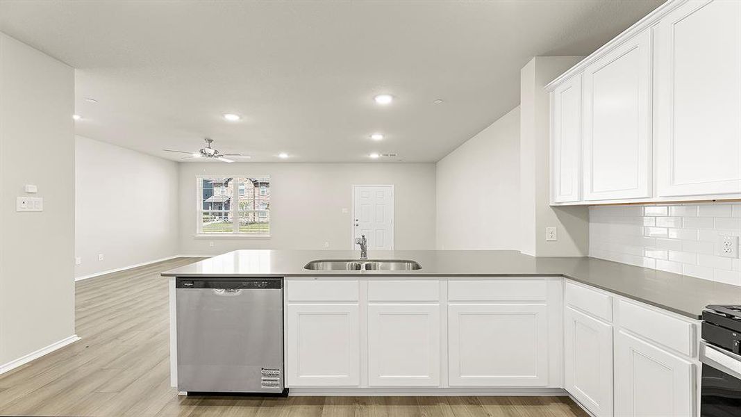 09. 3717 Star Mesa - Kitchen (4)