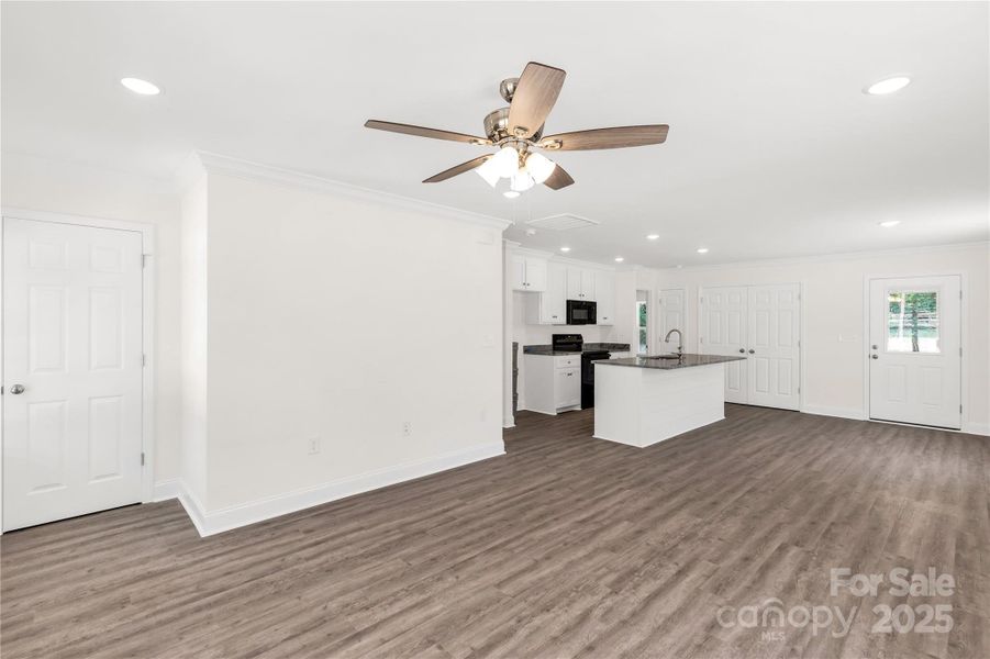 Spacious, unfurnished interior of a new home in , Clover (Image 8).