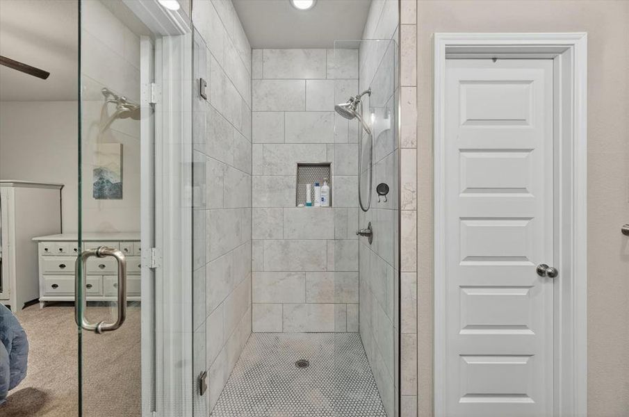 Furnished interior view inside a new home in , Cleburne (Image 34).