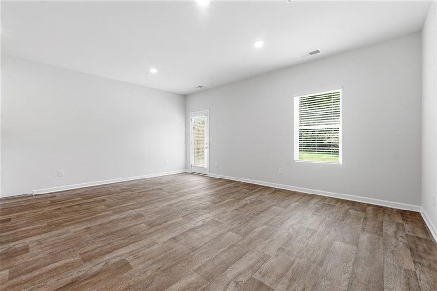 Spacious, unfurnished interior of a new home in Carolina, Palmetto (Image 15).