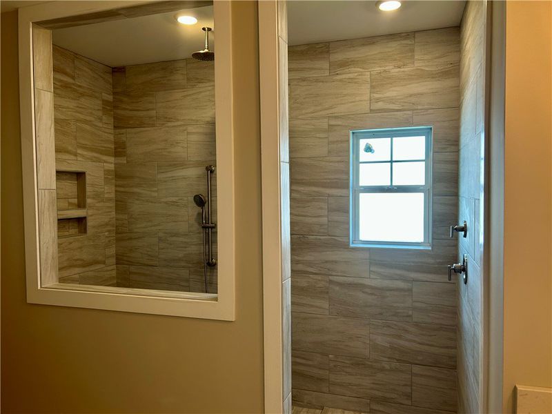 Deluxe walk in shower