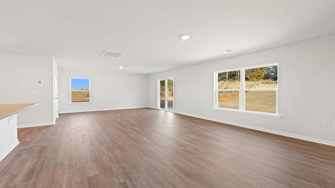 Spacious, unfurnished interior of a new home in Baxter Village, Boiling Springs (Image 15).