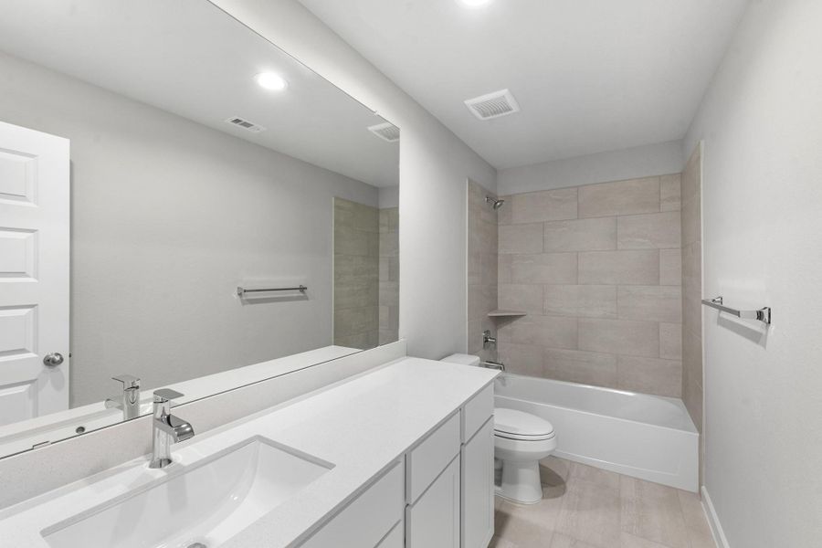 Furnished interior view inside a new home in Briarwood Crossing, Rosenberg (Image 4). Furnished interior view inside a new home in Briarwood Crossing, Rosenberg (Image 4).