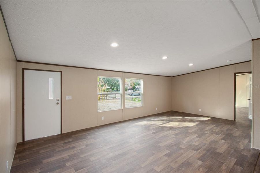 Spacious, unfurnished interior of a new home in , Hudson (Image 7).