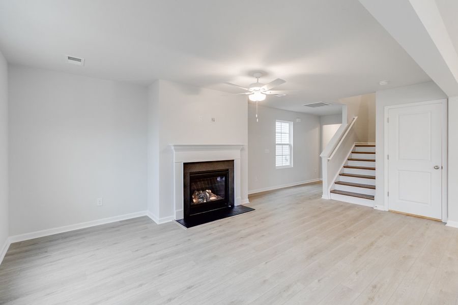 Spacious, unfurnished interior of a new home in Winston Point, Gilbert (Image 17). Spacious, unfurnished interior of a new home in Winston Point, Gilbert (Image 17).