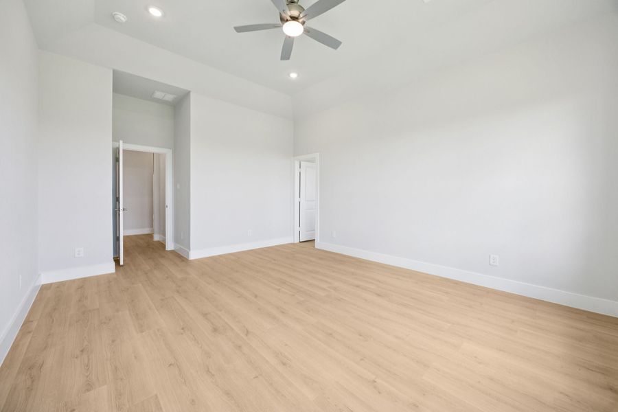 Representative unfurnished interior of a home built from the Belmont by Centre Living Homes in Ellis Ranch Estates, Waxahachie (Image 29).