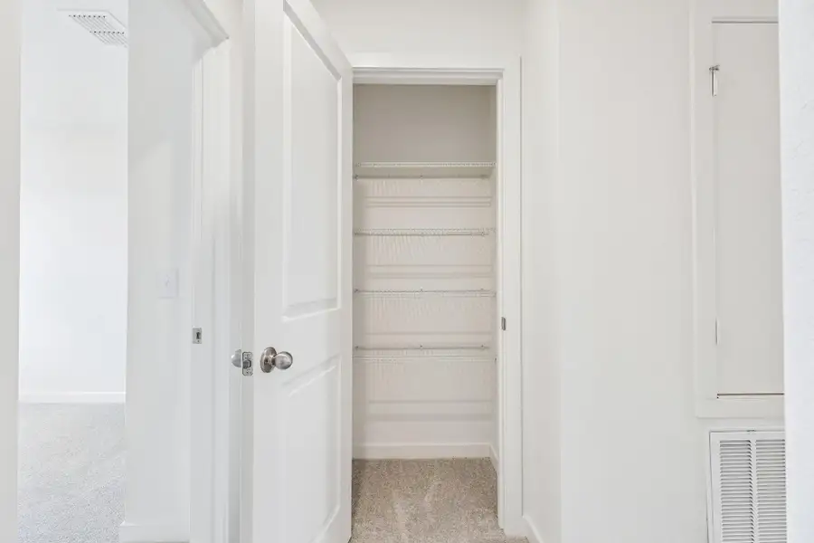 Spacious, unfurnished interior of a new home in Pinckney Place, North Charleston (Image 16).