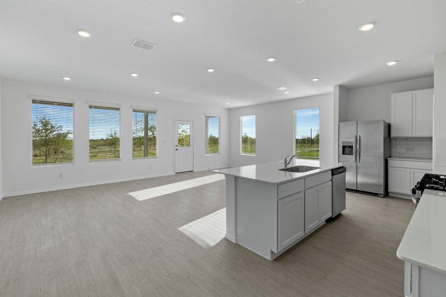 Spacious, unfurnished interior of a new home in Schriber Ranch, Mustang Ridge (Image 16). Spacious, unfurnished interior of a new home in Schriber Ranch, Mustang Ridge (Image 16).