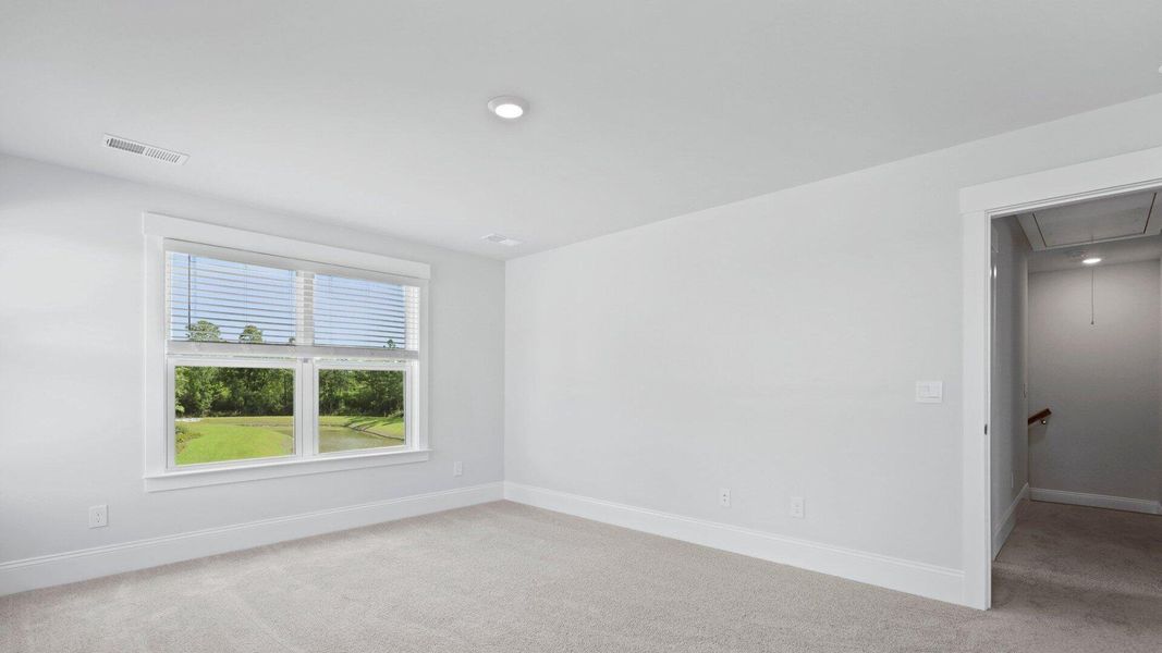 Spacious, unfurnished interior of a new home in Sheep Island, Summerville (Image 42).