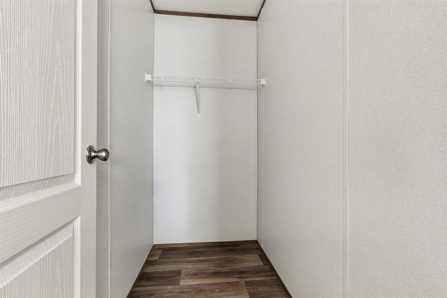 Spacious, unfurnished interior of a new home in , Cordesville (Image 11).