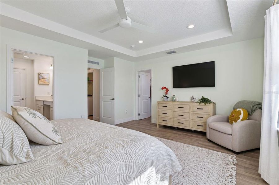 Furnished interior view inside a new home in , Winter Garden (Image 44).