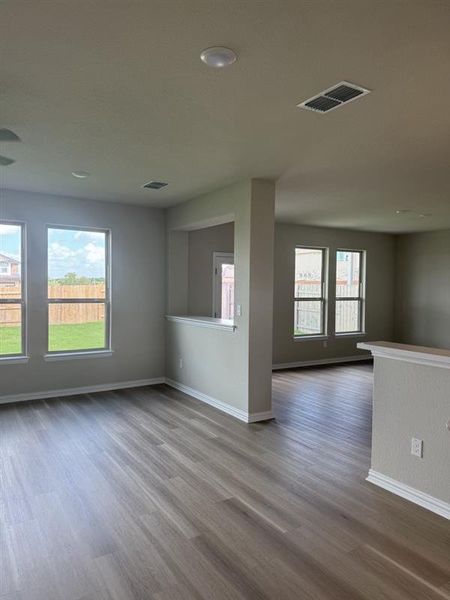 Spacious, unfurnished interior of a new home in Briarwood, Elgin (Image 8).