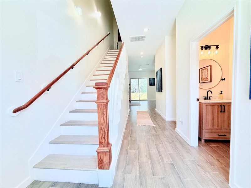 Spacious, unfurnished interior of a new home in , Conroe (Image 25).