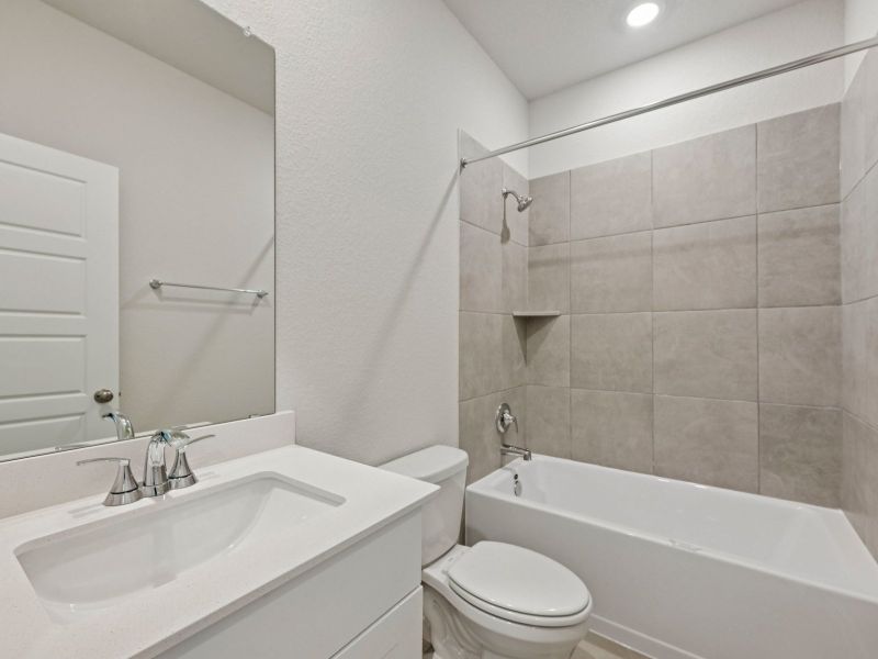 Furnished interior view inside a new home in Stewart's Ranch, Conroe (Image 8).