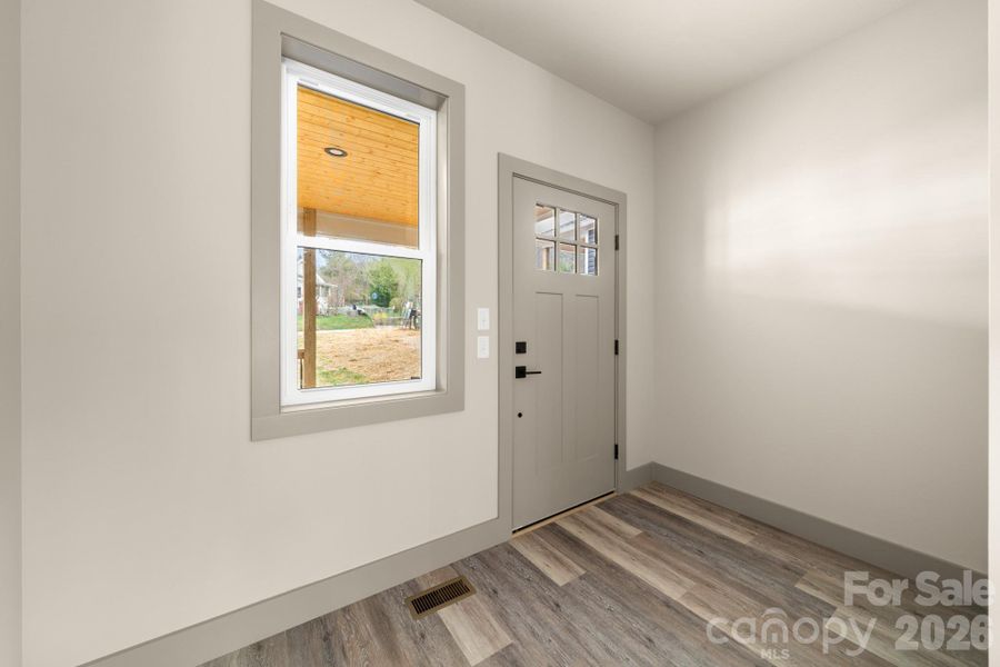 Spacious, unfurnished interior of a new home in , Asheville (Image 7).