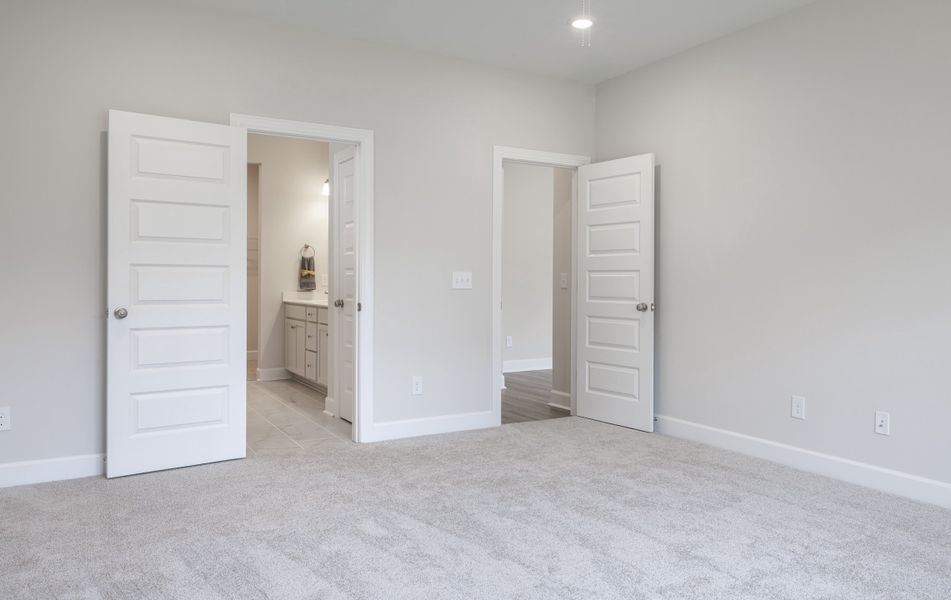 Representative unfurnished interior of a home built from the The Prescott by Cothran Homes in Holly Ridge, Greenville (Image 30).