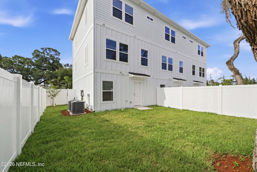 Exterior details and patio area of a home in , Jacksonville Beach (Image 23).
