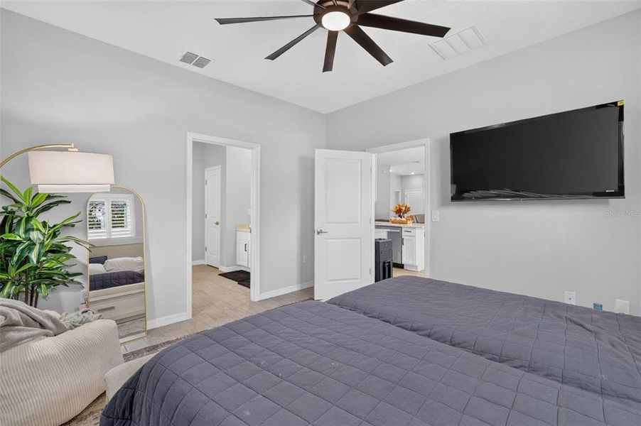 Furnished interior view inside a new home in Ocala, Ocala (Image 11).