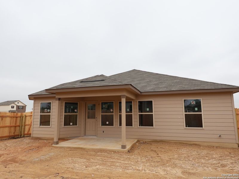 Exterior details and patio area of a home in Paloma Park, Converse (Image 3).