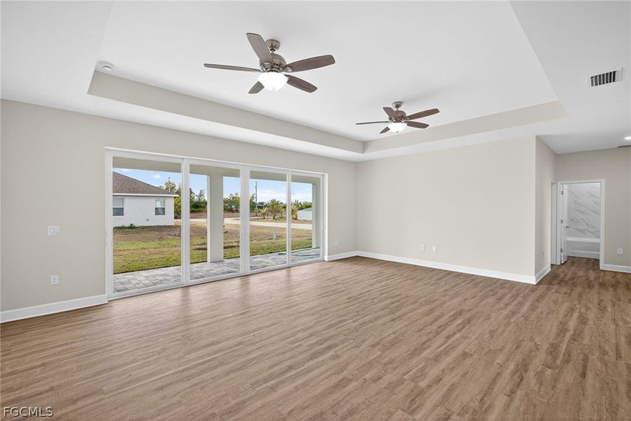 Spacious, unfurnished interior of a new home in Cape Coral, Cape Coral (Image 12).