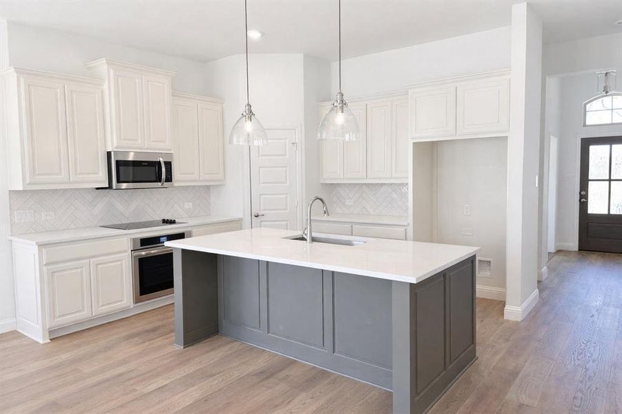Furnished interior view inside a new home in Arbor Oaks, Boyd (Image 6). Furnished interior view inside a new home in Arbor Oaks, Boyd (Image 6).