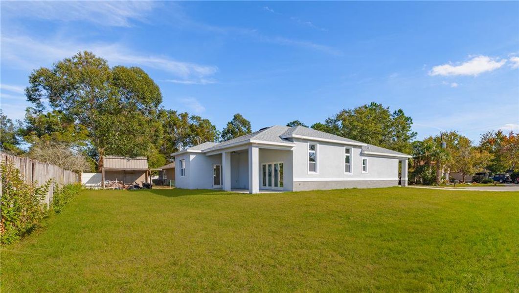 Exterior details and patio area of a home in , Palm Coast (Image 3).