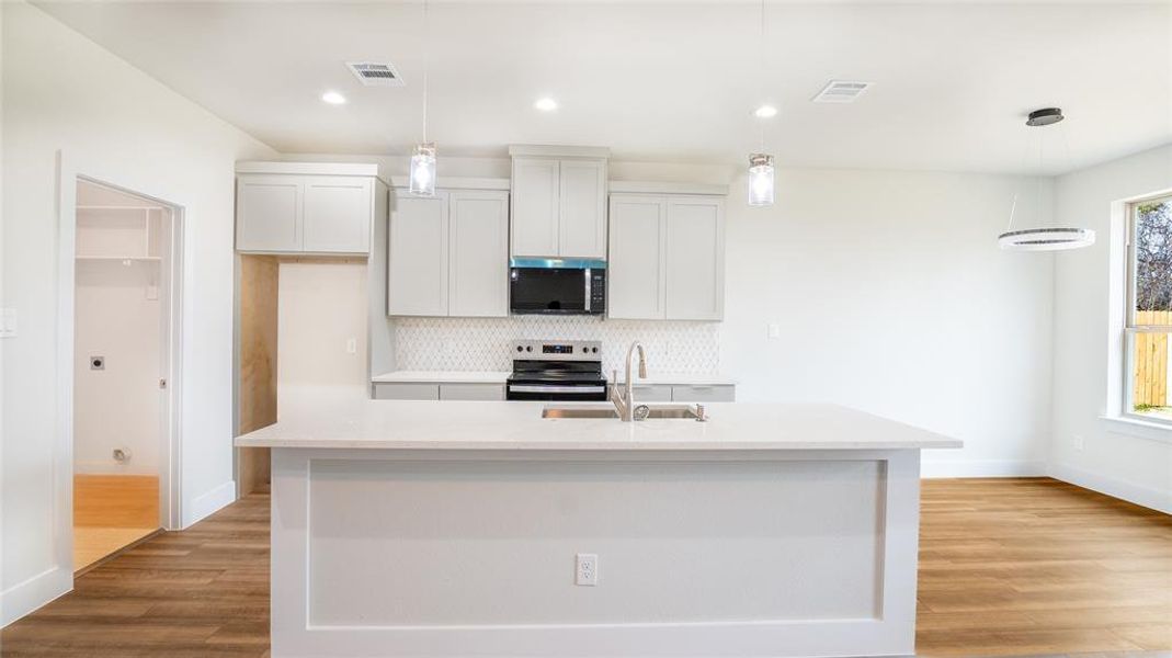 Furnished interior view inside a new home in , Alvarado (Image 6).