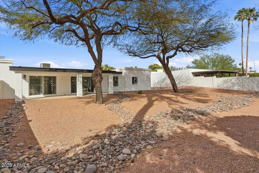 Huge South yard 1/4 acre lot Huge South yard 1/4 acre lot