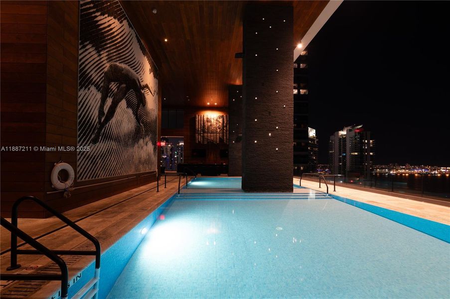 Community amenities in , Miami (Image 16).