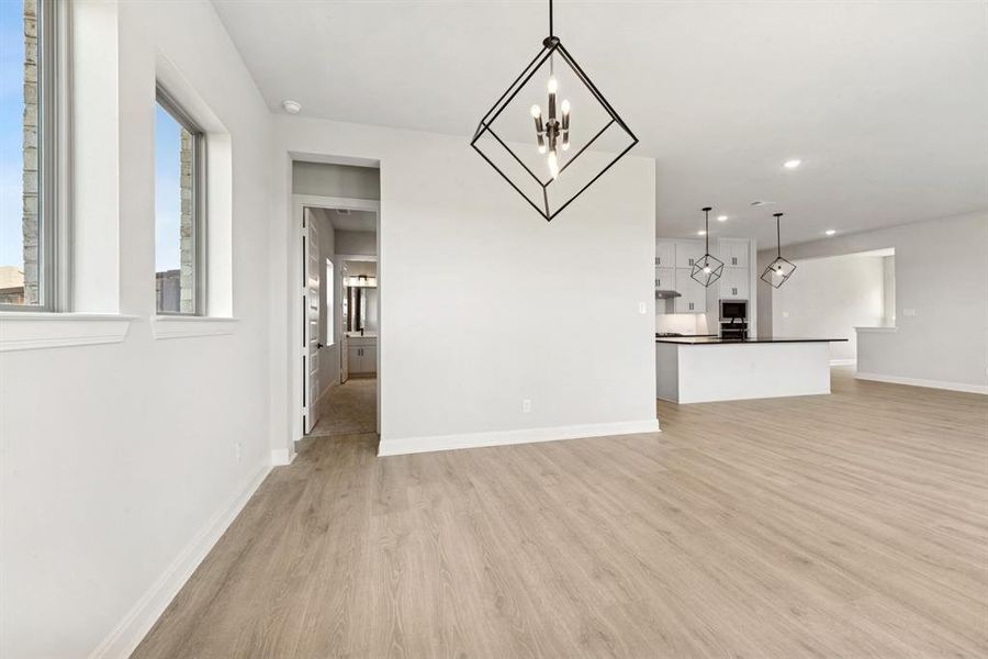 Spacious, unfurnished interior of a new home in Myrtle Creek, Waxahachie (Image 20). Spacious, unfurnished interior of a new home in Myrtle Creek, Waxahachie (Image 20).
