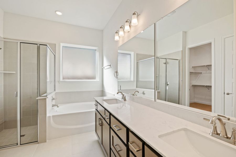 Furnished interior view inside a new home in Edgewater, Fate (Image 12).