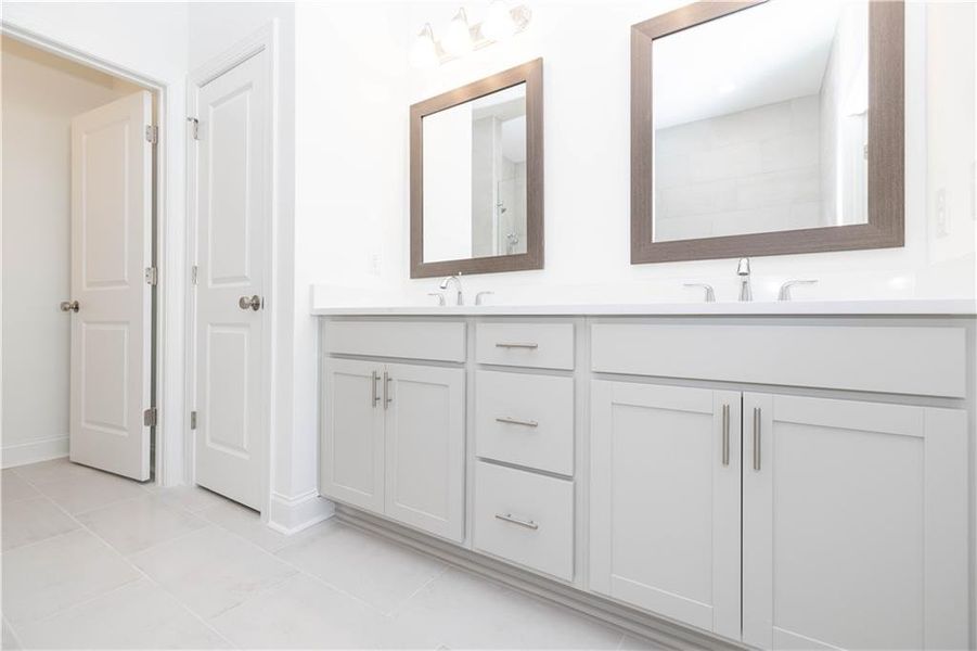 Furnished interior view inside a new home in Millcroft Townhomes, Buford (Image 10). Furnished interior view inside a new home in Millcroft Townhomes, Buford (Image 10).