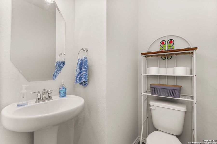 Furnished interior view inside a new home in Lily Springs, Seguin (Image 25).