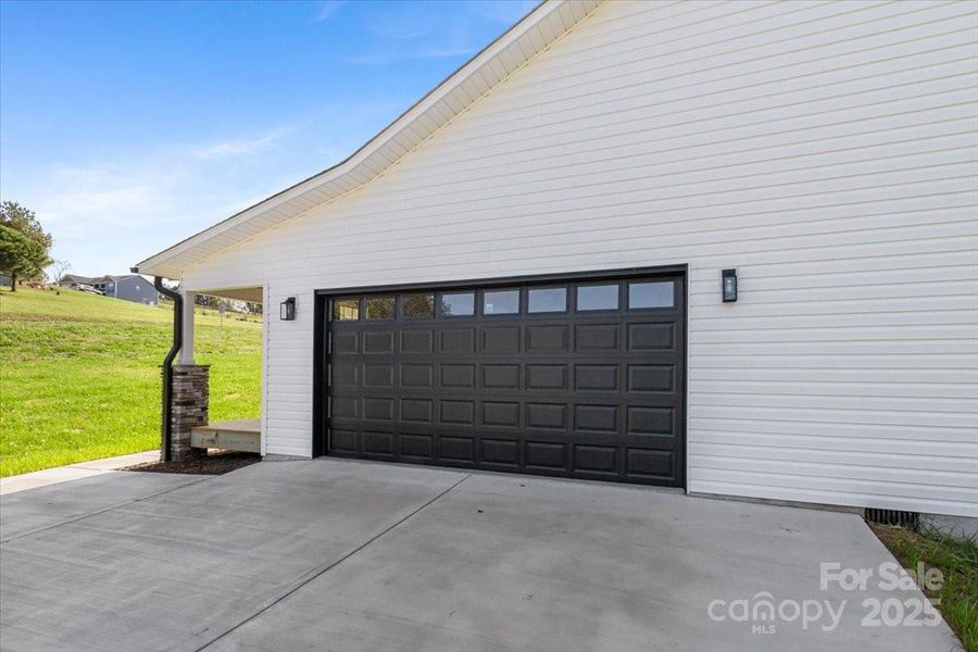 Image 43 of a home in .