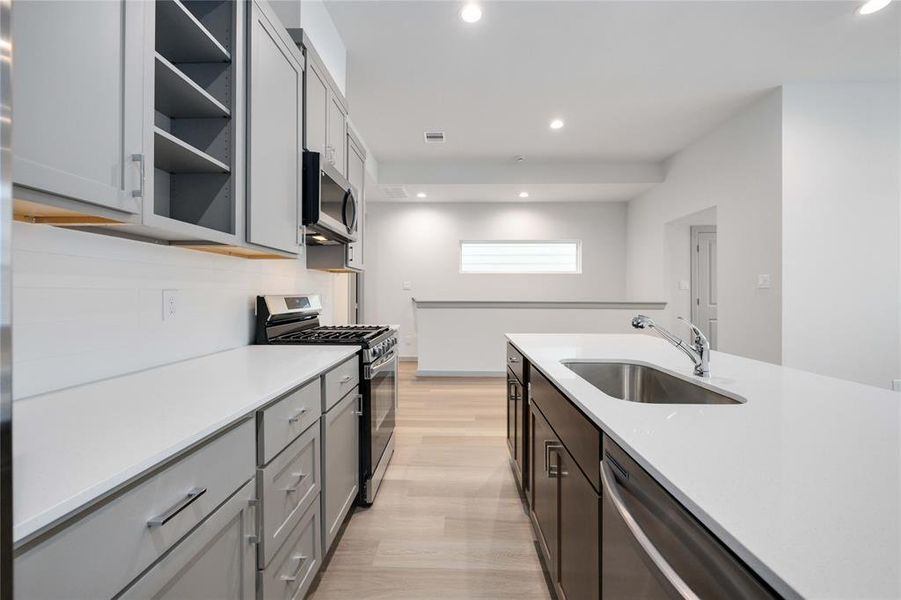 Stainless Steel Appliances and High quality finishes