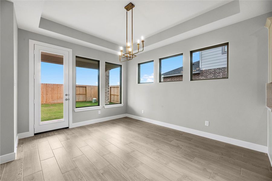 Spacious, unfurnished interior of a new home in Cross Creek West, Fulshear (Image 19).