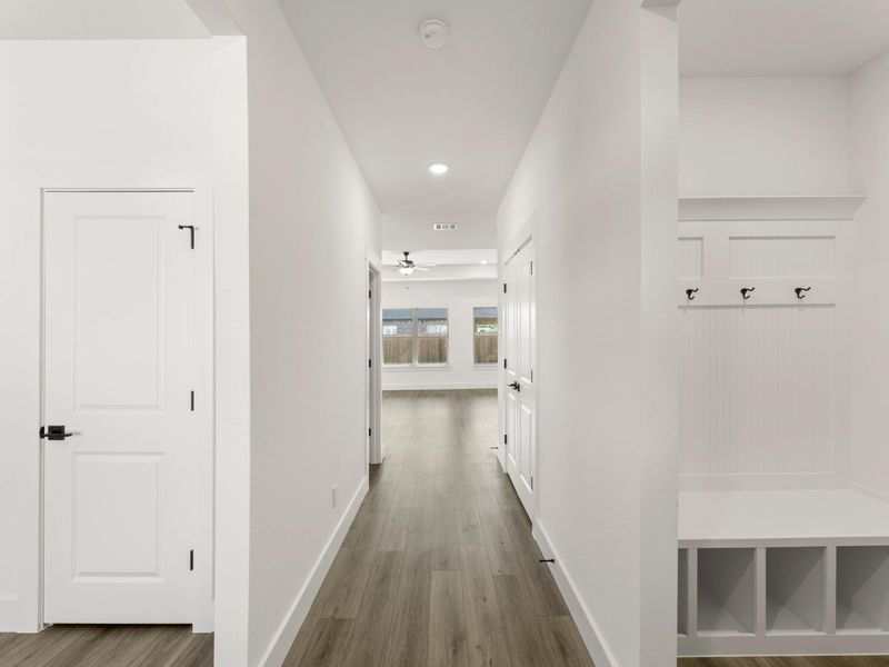 Spacious, unfurnished interior of a new home in Waverly Estates, Nevada (Image 13).