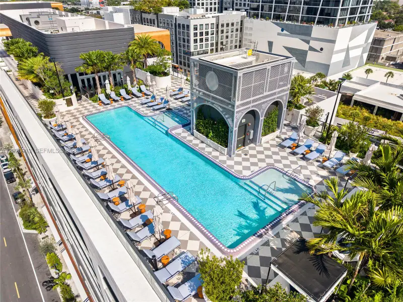 Condo located in Miami, FL showcasing its design and architecture (Image 29).