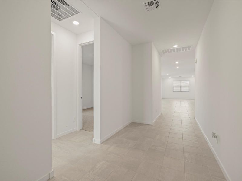 Spacious, unfurnished interior of a new home in Bella Vista Farms Reserve Series, San Tan Valley (Image 10).