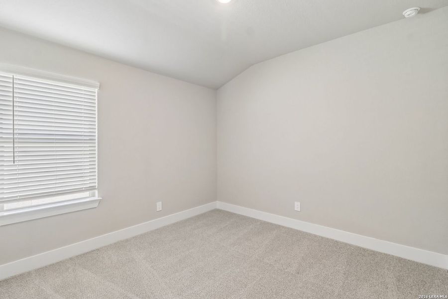Spacious, unfurnished interior of a new home in Lark Canyon, New Braunfels (Image 24).